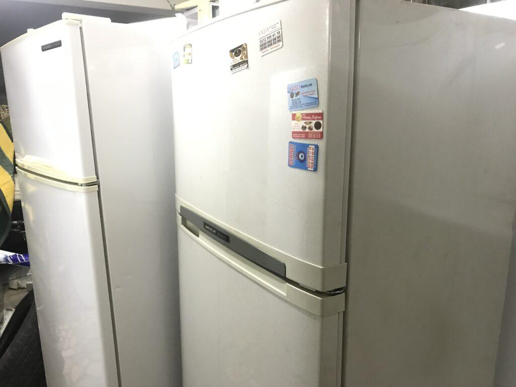 buzdolabının üstü soğutuyor altı soğutmuyor